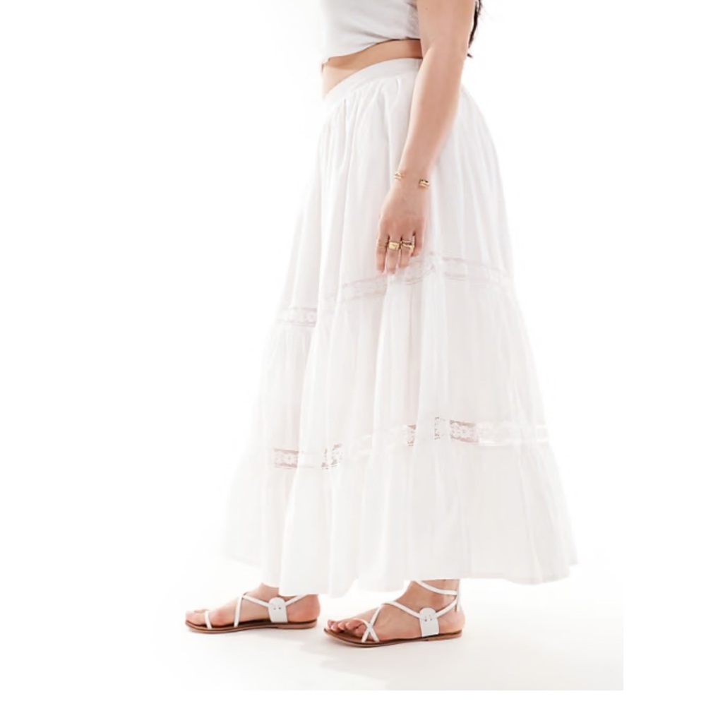 LACE Embroidered White Maxi Skirt Tiered One Size New With Tags!